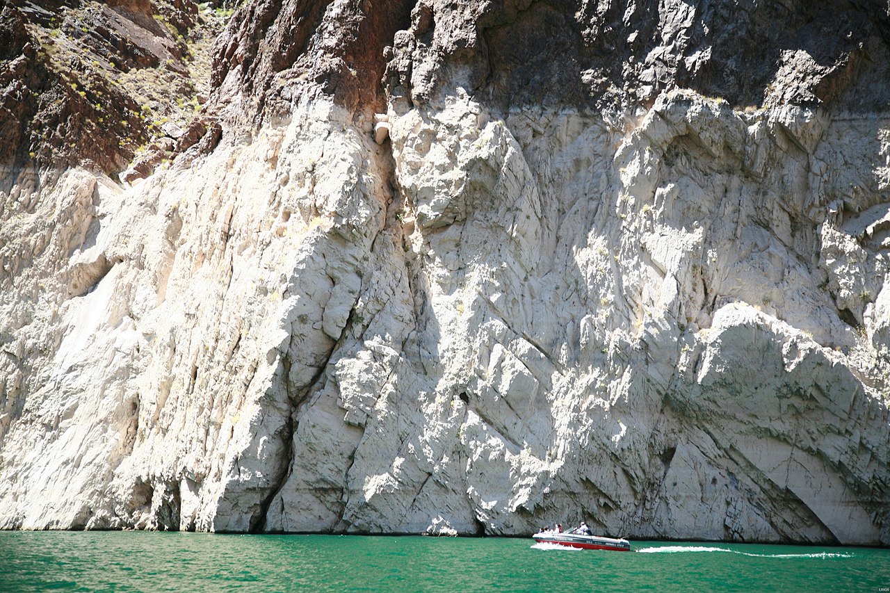 Why Phoenix and Las Vegas Tap Water Tastes Saltier in Summer
